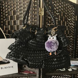 XX SOLDXXVintage Adrienne Vittadini leather shoulder bag.